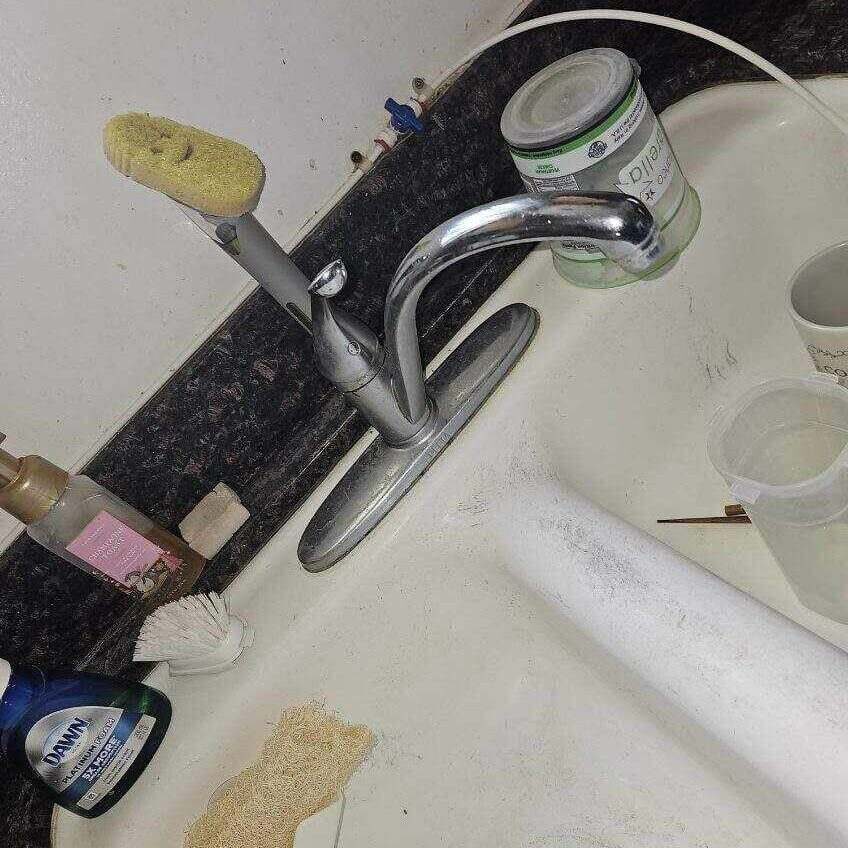 dirty kitchen faucet